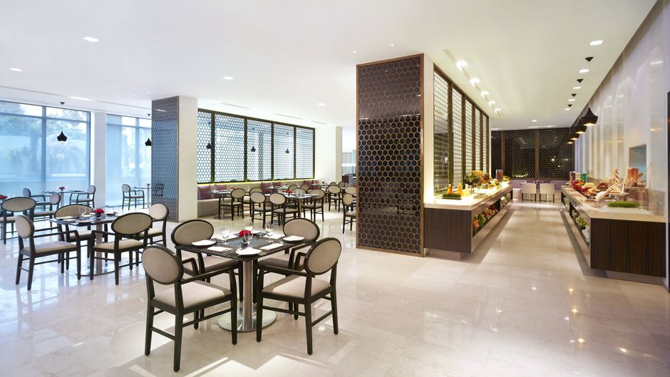 Vivanta Chennai, IT Expressway Restaurant