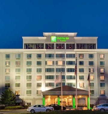 Holiday Inn Hotel & Suites