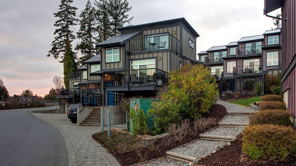 Sooke Harbour Resort Marina Exterior