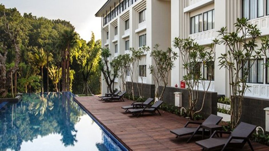 HARRIS Hotel and Conventions Malang Pool