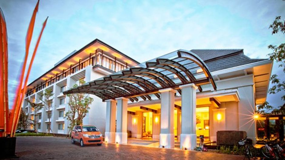 HARRIS Hotel and Conventions Malang Exterior
