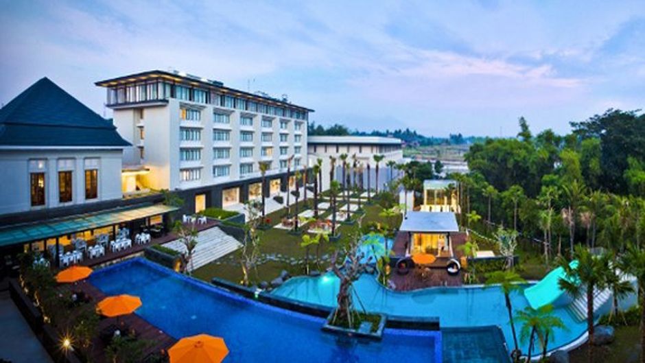 HARRIS Hotel and Conventions Malang Exterior