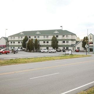 Commodore Perry Inn & Business Center