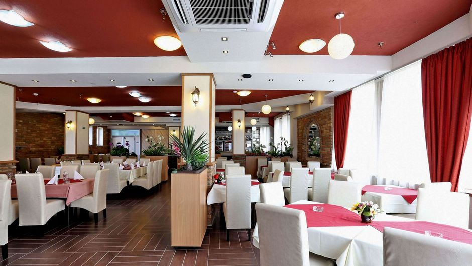 Novella Uno Restaurant
