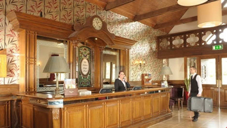 Auburn Lodge Hotel Lobby