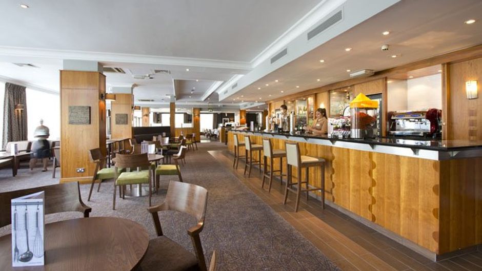 Holiday Inn Peterborough West Room