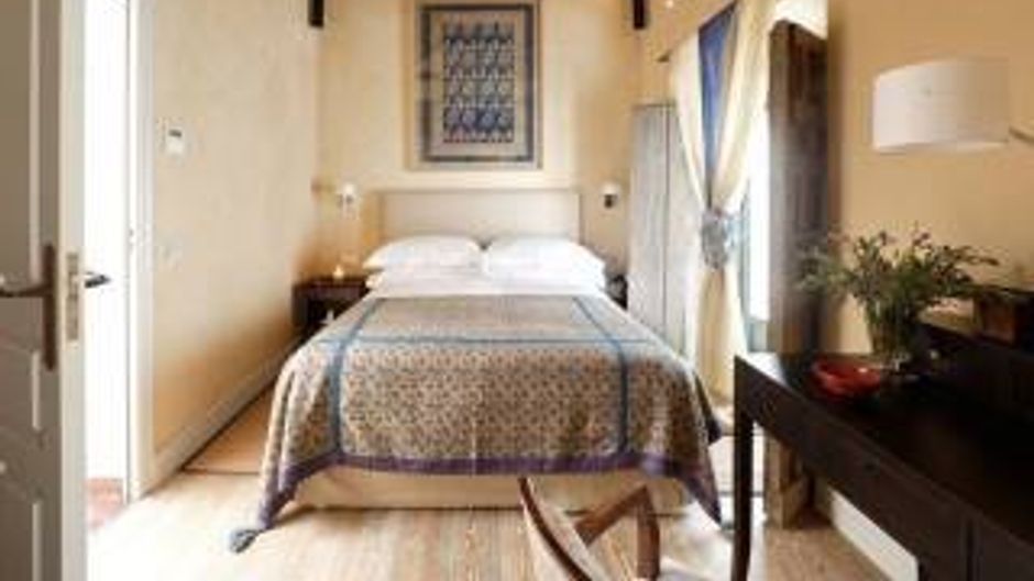 Corral del Rey Room