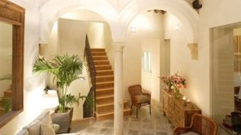 Corral del Rey Lobby