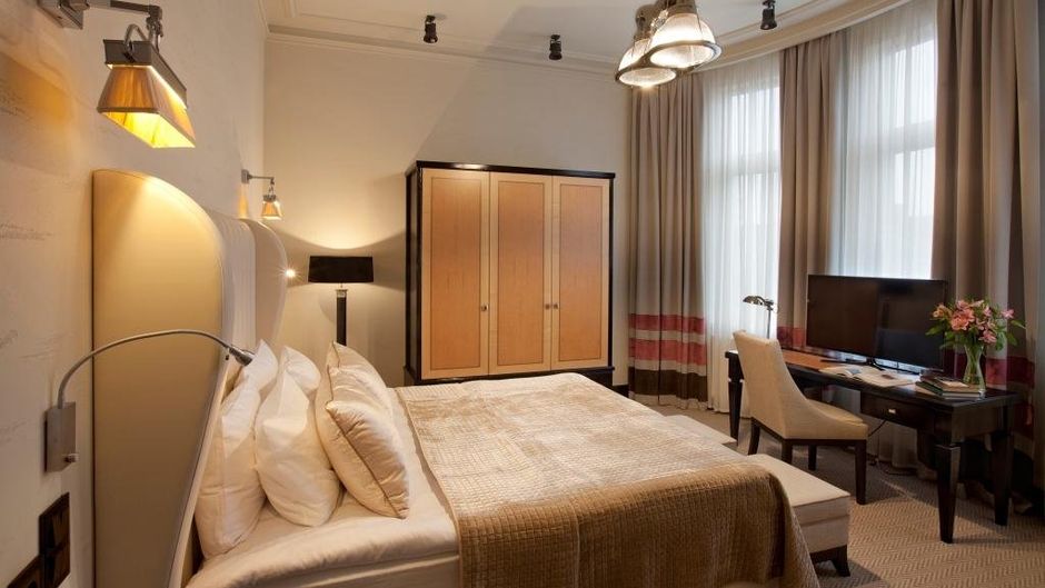 Astoria Hotel Room