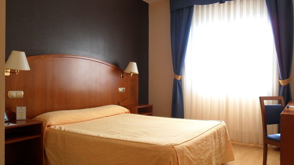 Ponferrada Plaza Room
