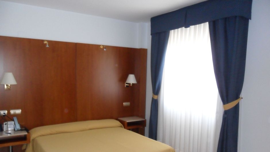 Ponferrada Plaza Room