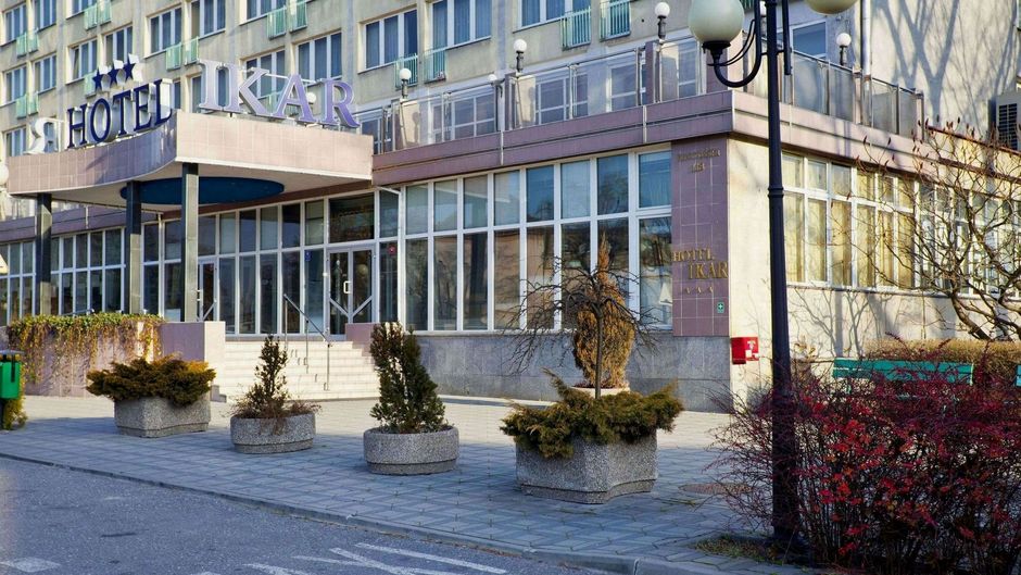 Ikar Hotel Exterior