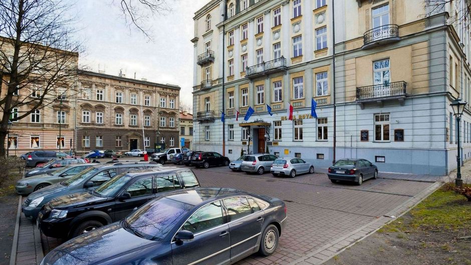 Royal Hotel Exterior