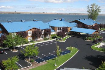 River Lodge and Grill