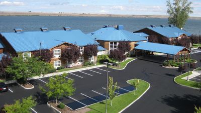 River Lodge and Grill