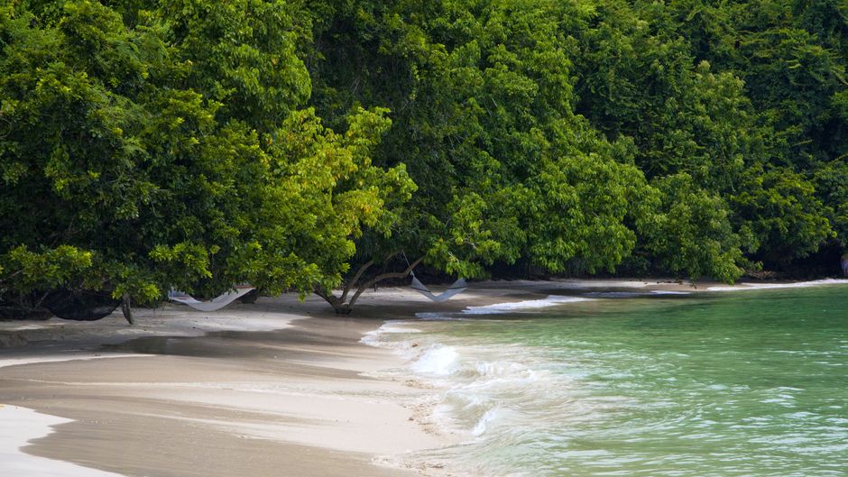 Gaya Island Resort Beach