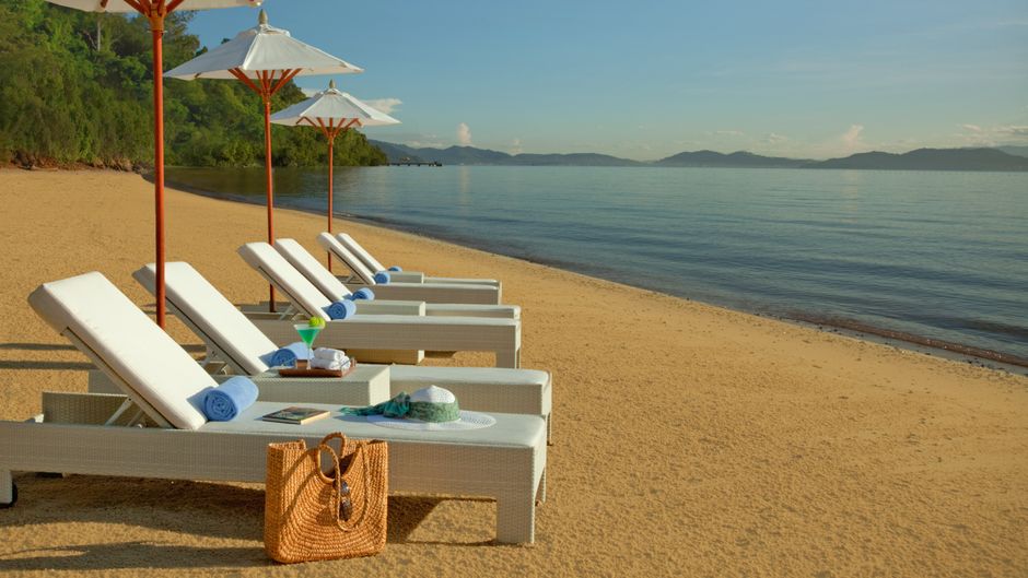 Gaya Island Resort Beach