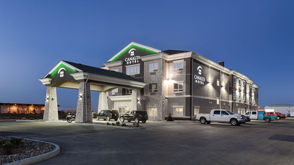 Canalta Hotel Assiniboia Exterior