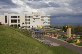 Edgewater Hotel & Waterpark