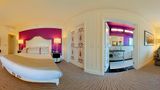 <b>Inn at the Park Hotel Room</b>. Virtual Tours powered by <a href="https://www.leonardoworldwide.com/" title="Leonardo Worldwide" target="_blank">Leonardo</a>.