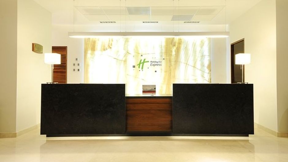 Holiday Inn Express Puerto Vallarta Lobby