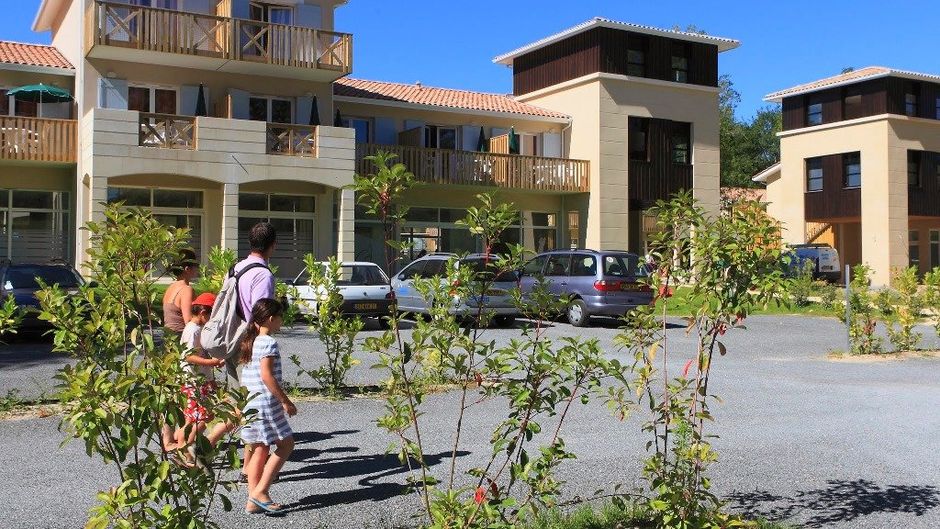 Residence Domaine d'Albret Golf & Resort Exterior