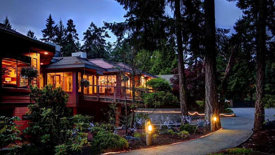 Tigh-Na-Mara Seaside Spa Resort Exterior
