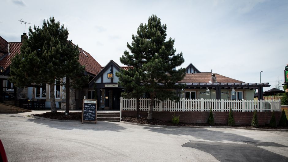 Red Lion Inn Todwick Exterior