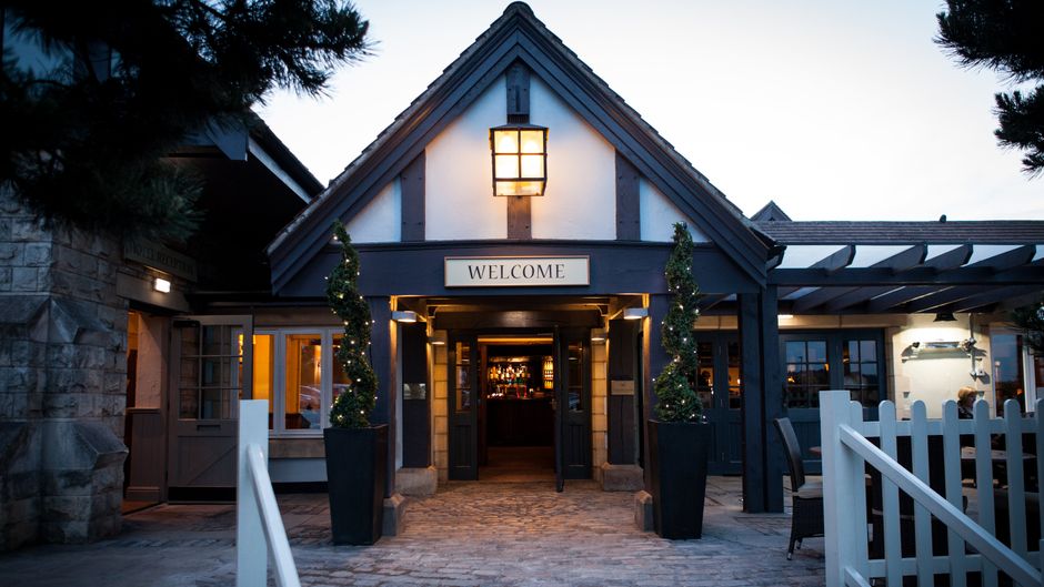 Red Lion Inn Todwick Exterior