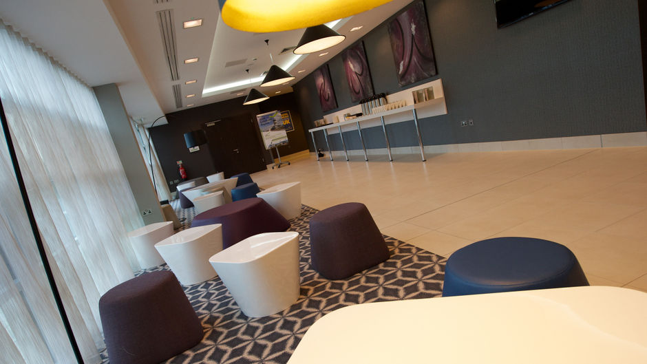 Holiday Inn Southend Lobby