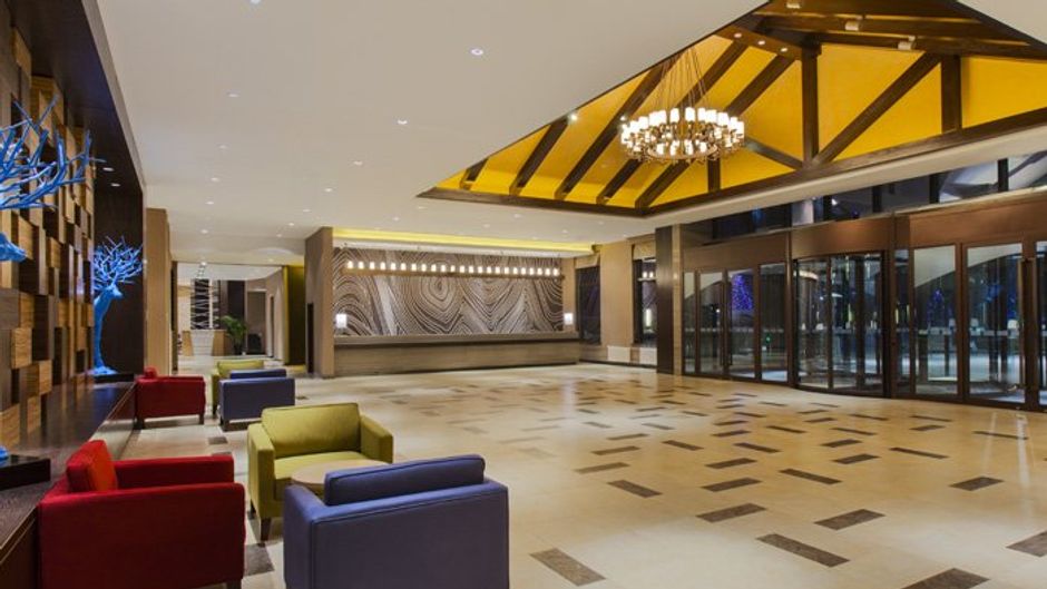 Holiday Inn Express Changbaishan Lobby
