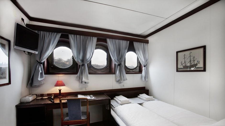 Malardrottningen Yacht Hotel Room