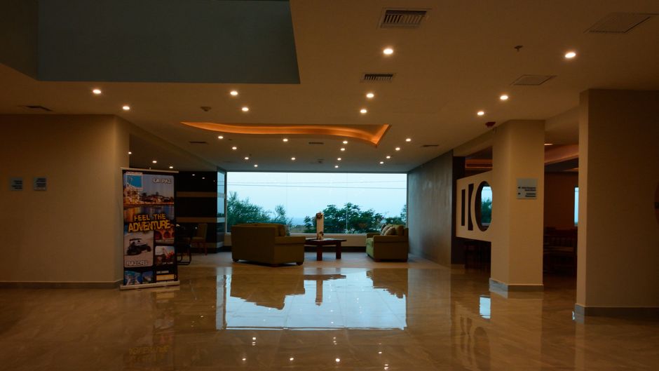 Holiday Inn Express Cabo San Lucas Lobby