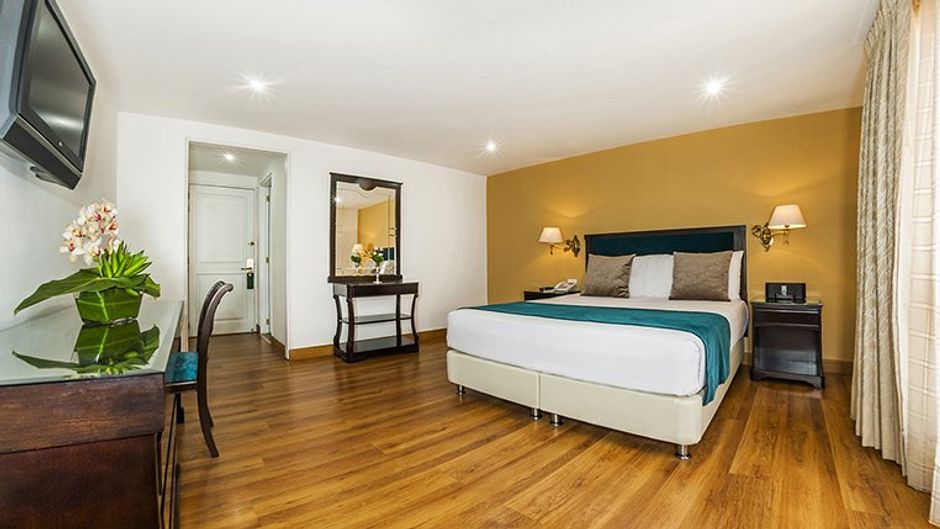 Le Manoir Hotel Room