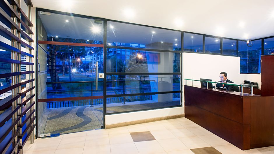 Hotel Tivoli Suites Lobby