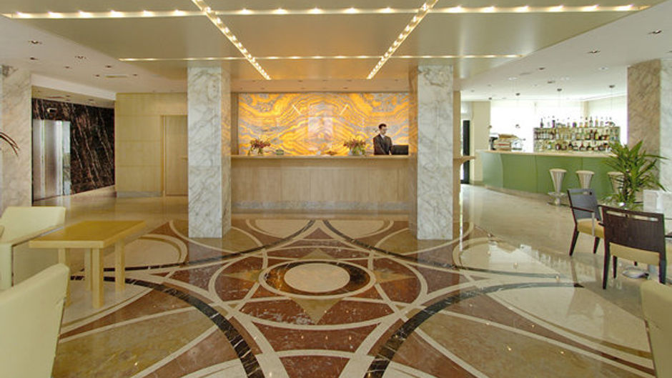 TOP Hotel Tiffany Lobby