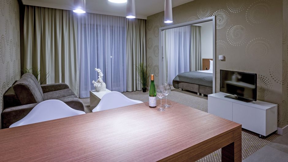 Hotel Invite Room