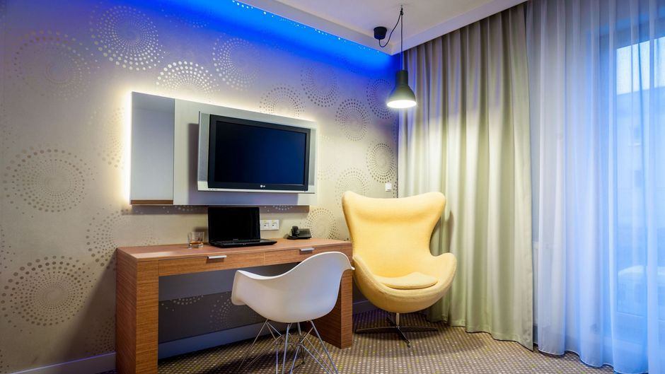 Hotel Invite Room