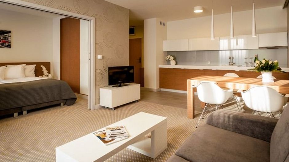 Hotel Invite Room