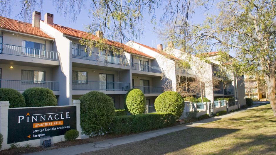 Pinnacle Apartments Exterior