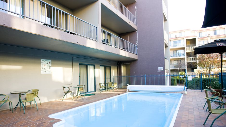 Pinnacle Apartments Pool