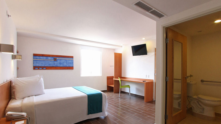 One Villahermosa Centro Room