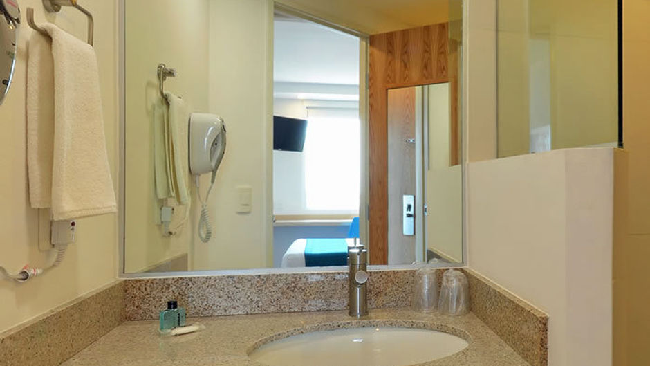 One Silao Room