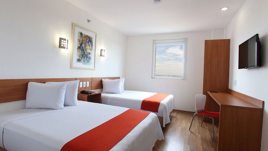 One Guadalajara Periferico Poniente Room
