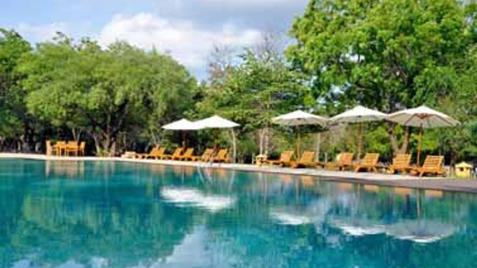 Amaya Lake Pool