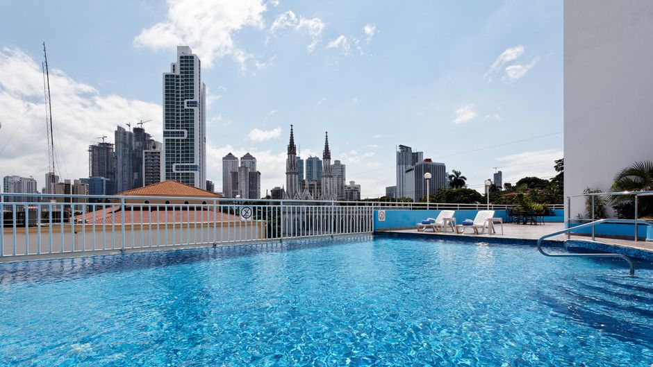 Crowne Plaza Panama Pool