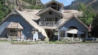 Black Bear Manor