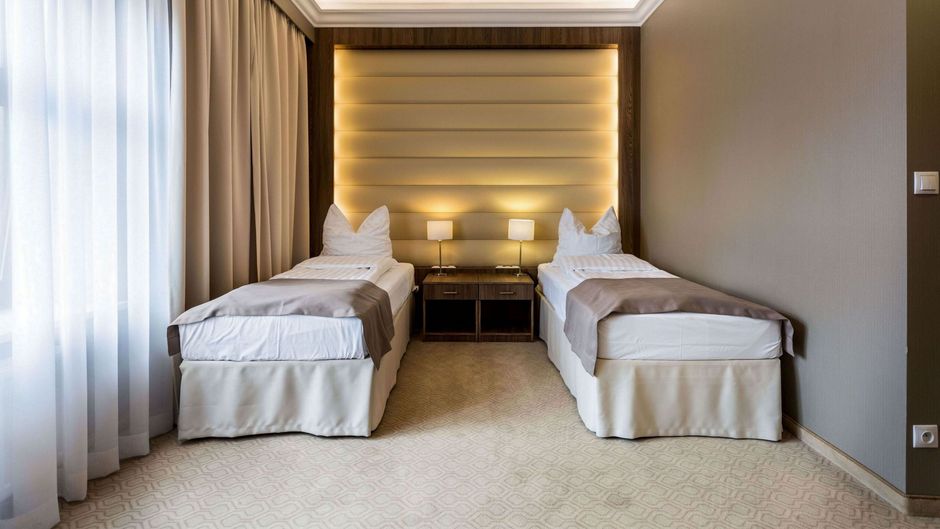 Elektor Hotel Room