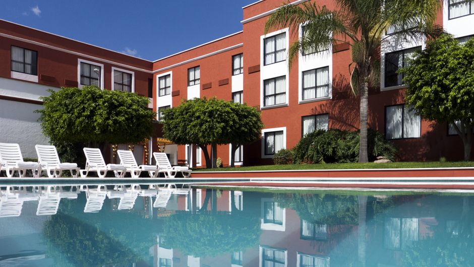 Fiesta Inn Leon Pool