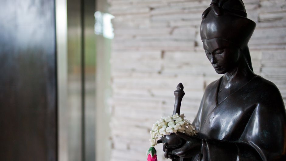 Maduzi Hotel Bangkok Lobby